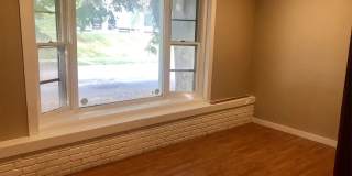Great location in the heart of Bloomington! 5 Bedrooms Great location in the heart of Bloomington! 5 Bedrooms Gallery 12