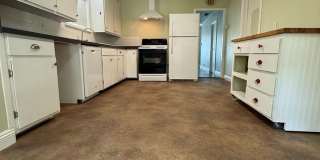 *Charming 2 Bedroom Home in Roseville’s Historic District with Bonus Detached Space* Gallery 12