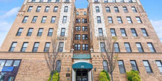 310 Riverside unit: 3C Gallery 1