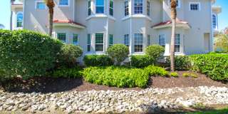 ****DOWNTOWN NAPLES*** SEASONAL***BEAUTIFUL VILLAS NAPOLI****NOW AVAILABLE*** Gallery 59