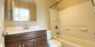 Spacious and Bright Oceanside Condo Gallery 20