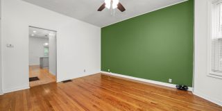 2444 W Gunnison St Gallery 5