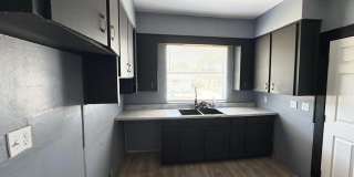 1047 Sycamore St Gallery 6