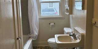 4Bd/1Ba Two Story House - Available to View! Gallery 18