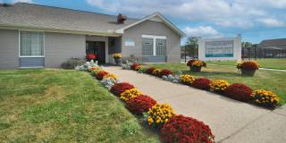 Farmbrooke Manor Apartments Gallery 1