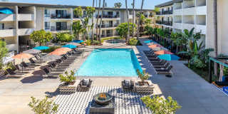 The Plaza at Sherman Oaks Gallery 21
