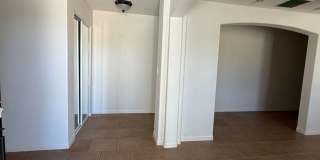 Large 3 Bedroom, 3 Bathroom Home with Solar Gallery 4