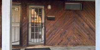 Charming 2BR Condo in Pittsburgh Gallery 1