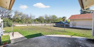 Modern 3BR Rental with Gated Yard, Garage & Prime San Antonio Location Gallery 10