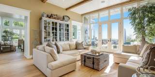 Stunning Fully-Furnished Harbor Ridge View Estate Gallery 4