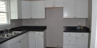 Shelby Park Amazing Newly Renovated 3 Bedroom House/1.5 BA Shelby Park Amazing Newly Renovated 3 Bedroom House/1.5 BA Gallery 4