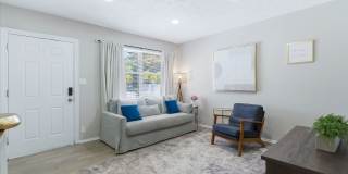 Charming Sarasota Retreat –4-Bedroom/3-Bathroom Modern Pool Home Near Everything! Gallery 8