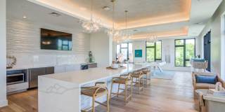 Queens WeHo Gallery 15