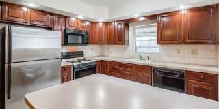 Three Bed Point Breeze Townhome Gallery 6
