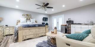 Adorable Studio for Rent - Short Term Fully Furnished! Gallery 1