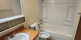 Downtown 2bd/1ba Apartment Gallery 6