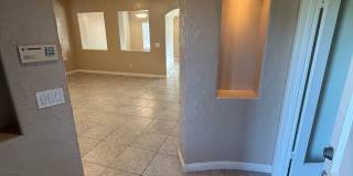 Elegant 3-Bedroom Home in Seven Oaks Gallery 5