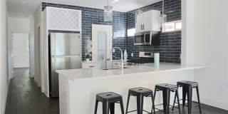 705 Harris Full - Modern Duplex 8 Bed / 7.5 Bath Available August 2027 Gallery 5
