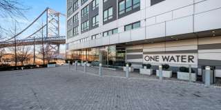 235 N COLUMBUS Boulevard Gallery 52