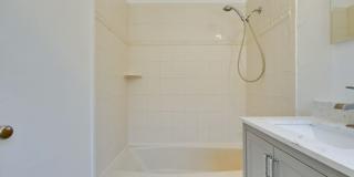 Lovely 3 Bedroom 2 Bath Home In Prime Santa Clara - This is a must see & Available Now! Gallery 27