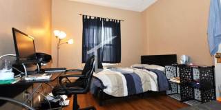 Nicely renovated 3 bed 1 bath unit on the Green Line in Allston! Gallery 5