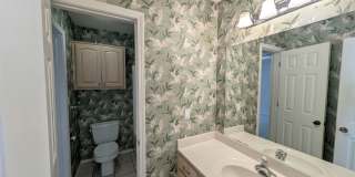 Spacious 3-Bedroom Duplex with Modern Comforts and Room to Roam! Gallery 26