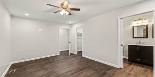 223 7TH Gallery 13