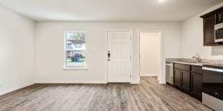 Spacious 3-Bedroom Home with Hardwood Floors & Modern Finishes in Seguin Gallery 8