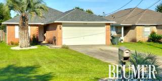 3 bedroom 2 bath home with Beautiful Backyard Gallery 1