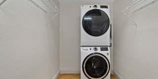 United Jewelers and Lee Hardware Apartments Gallery 36