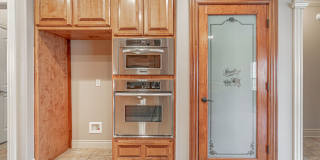 Gorgeous Rogers Home! Gallery 6