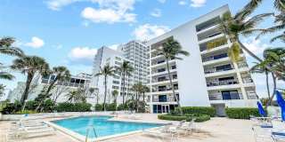 5415 Collins Ave Gallery 25