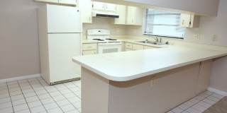 3 Bedroom Single Family Home w/ Garage - Annual Rental in Naples Park! Gallery 5