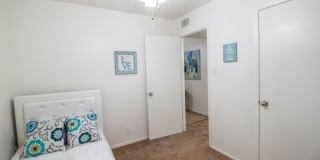 The Annex Gallery 16