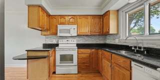 Beautifully maintained, move in ready 3 bed, 1.5 bath single family home Gallery 8