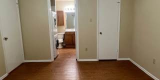 Hyde Park Oaks 106 - 1 Bed 1 Bath Gallery 9
