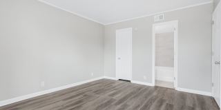 2325 Elliston Place Gallery 6