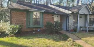 CLASSY NE 2/1.5 w/ Vaulted Ceilings, Screened Porch, Washer/Dryer,  Walk in Closets! Available Now for $1395/month! Gallery 1