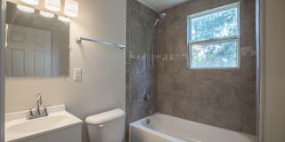 Spacious 3 bedroom, 1 Bathroom Upper Level Duplex Apartment Gallery 4