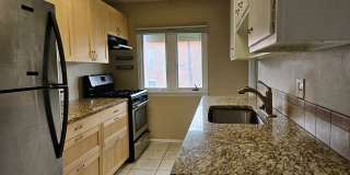 Highlands 1 Bedroom 1 Bath w/ Yard and Laundry! Gallery 17