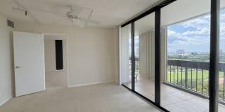 2000 Presidential Way Gallery 17