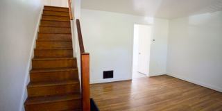 Cute & Cozy Interior Rowhome Gallery 3