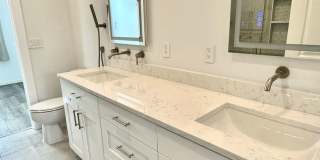 Modern 3 bedroom, 2.5 bathroom Townhome in Mapleleaf! Gallery 19