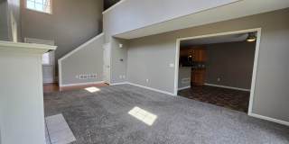 3 Bedroom Duplex in Normal! Gallery 5