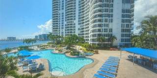 19195 NE Mystic Pointe Dr Gallery 1