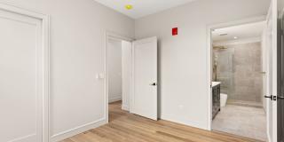 1810 North Wells Street Gallery 14