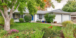 3 Bedrooms Home with lots of personality in SouthEast Boise!! _ Pet Friendly!! Gallery 1