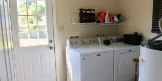3BD/2.5BA Home minutes from Dam Neck!  Full fenced Back yard!! Gallery 21