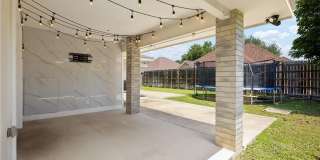 413 E Wisteria Avenue Gallery 17