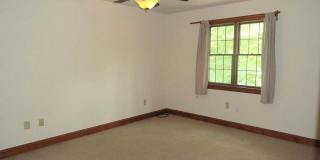 Room in 3 Bedroom Home at Grove Ave Gallery 16